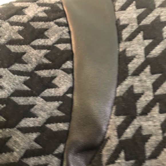 Cremix Dress - Size 2. - Picture 6 of 9